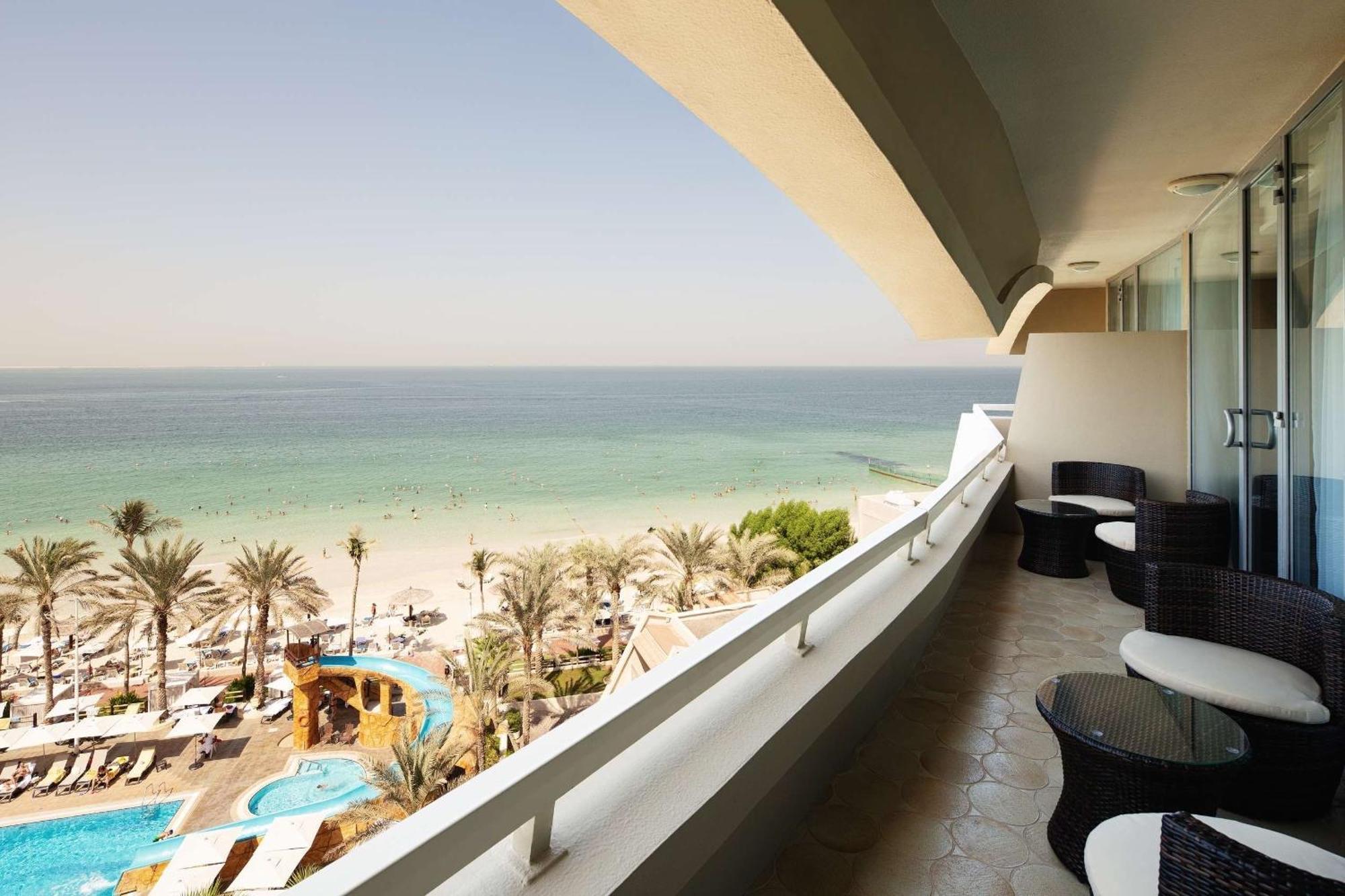 Hotel Occidental Sharjah Grand Exterior foto